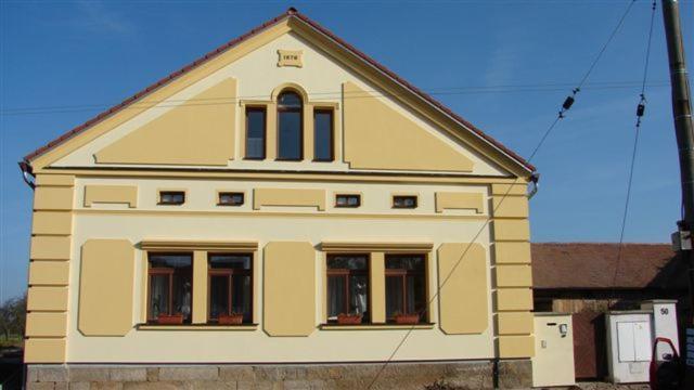 Pension Smetanuv Statek Hradec Králové エクステリア 写真