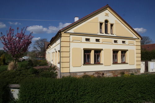 Pension Smetanuv Statek Hradec Králové エクステリア 写真