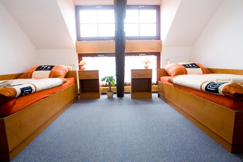 Pension Smetanuv Statek Hradec Králové エクステリア 写真